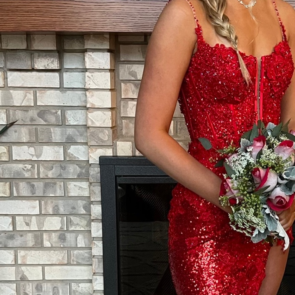 Sherri Hill Red stunning sheath sequin/side slit corset bodice dress, Size 6,